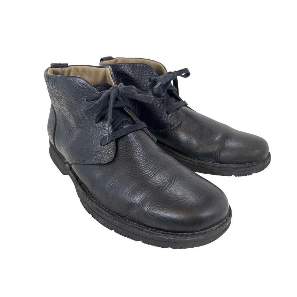 Clarks Mens Black Pebbled Leather Chukka Boots Model 26066262 Size 12M
